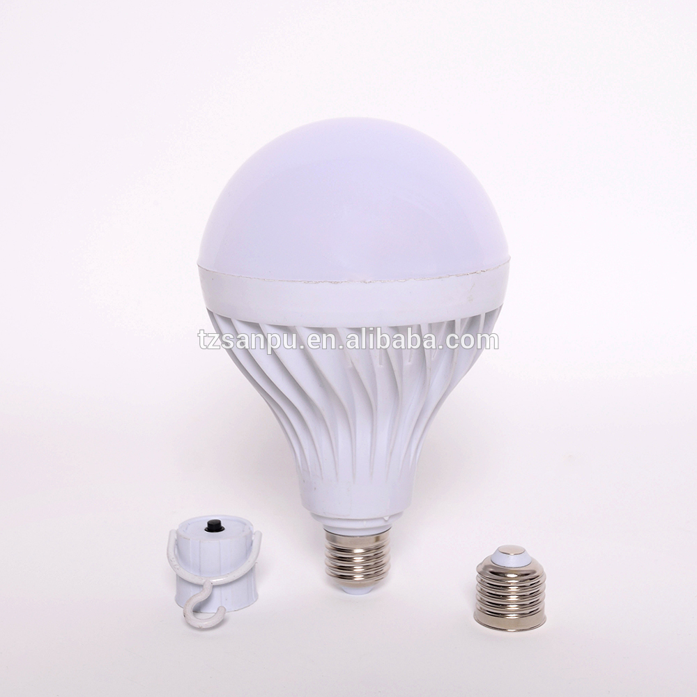 2019 New arrival popular e27 e22  7 watt smart rechargeable emergency electric led lighting bulb