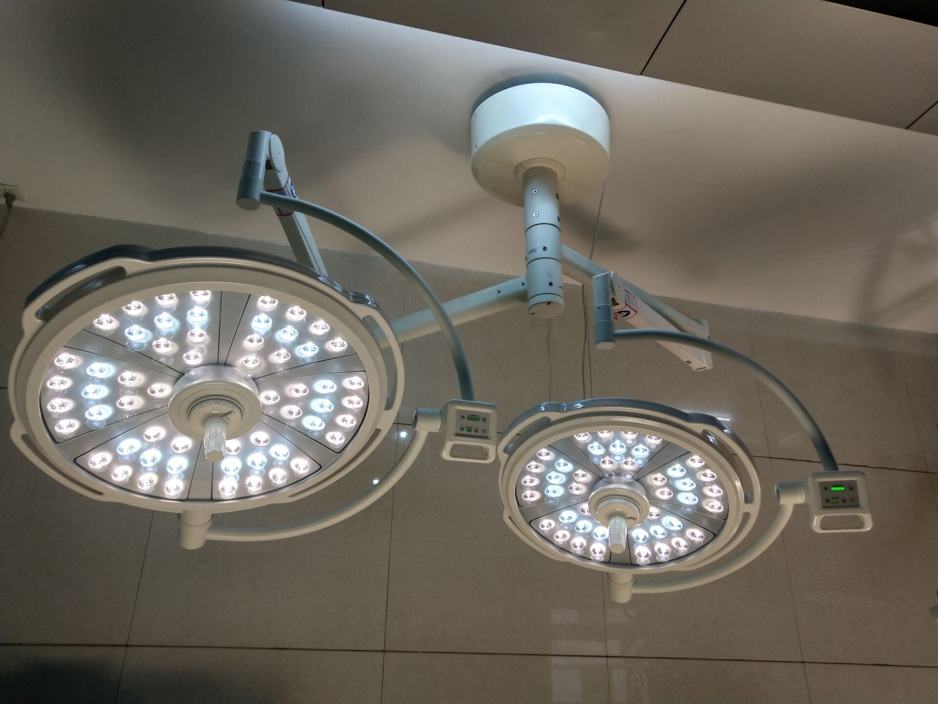 Wall mounted LED Operation lamp double head 700mm/500mm ceiling lamp medical equipment