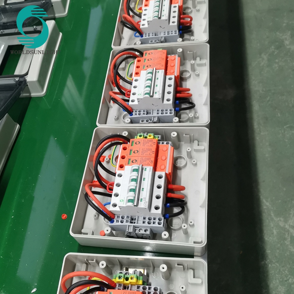 Competitive Price Top Quality IP65 2 INPUT 1 OUTPUT 1000V DC 25A Solar PV Array Combiner Box for Brazil