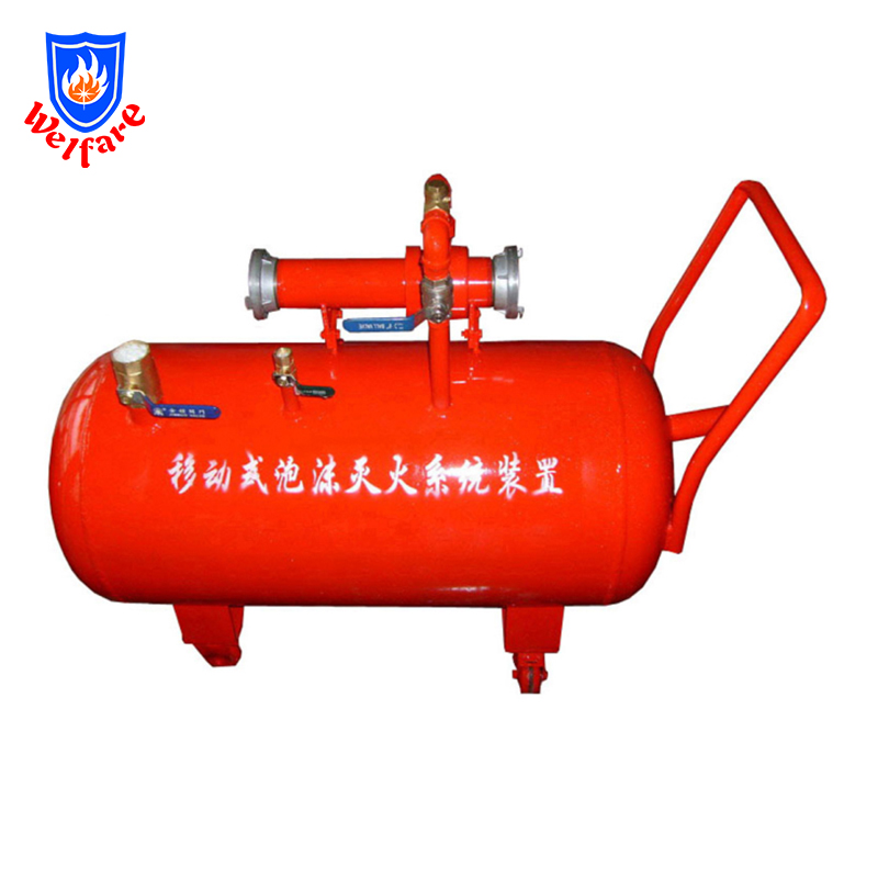 Mobile foam fire extinguishing device