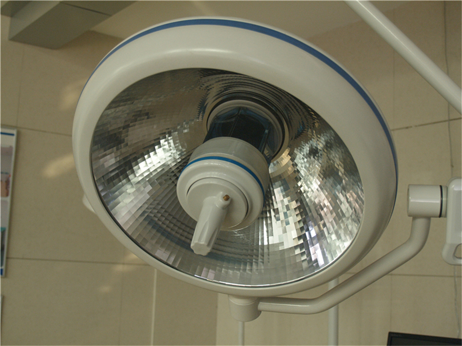 Ceiling and single dome medical operating shawdowless and halogen surgery lamp