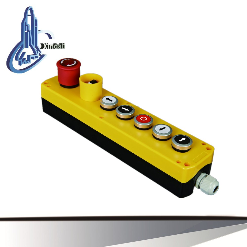 XDL722-JBW701P 7 holes IP67 LED pushbutton control station box with E-Stop and 2 position stay out with protect circle