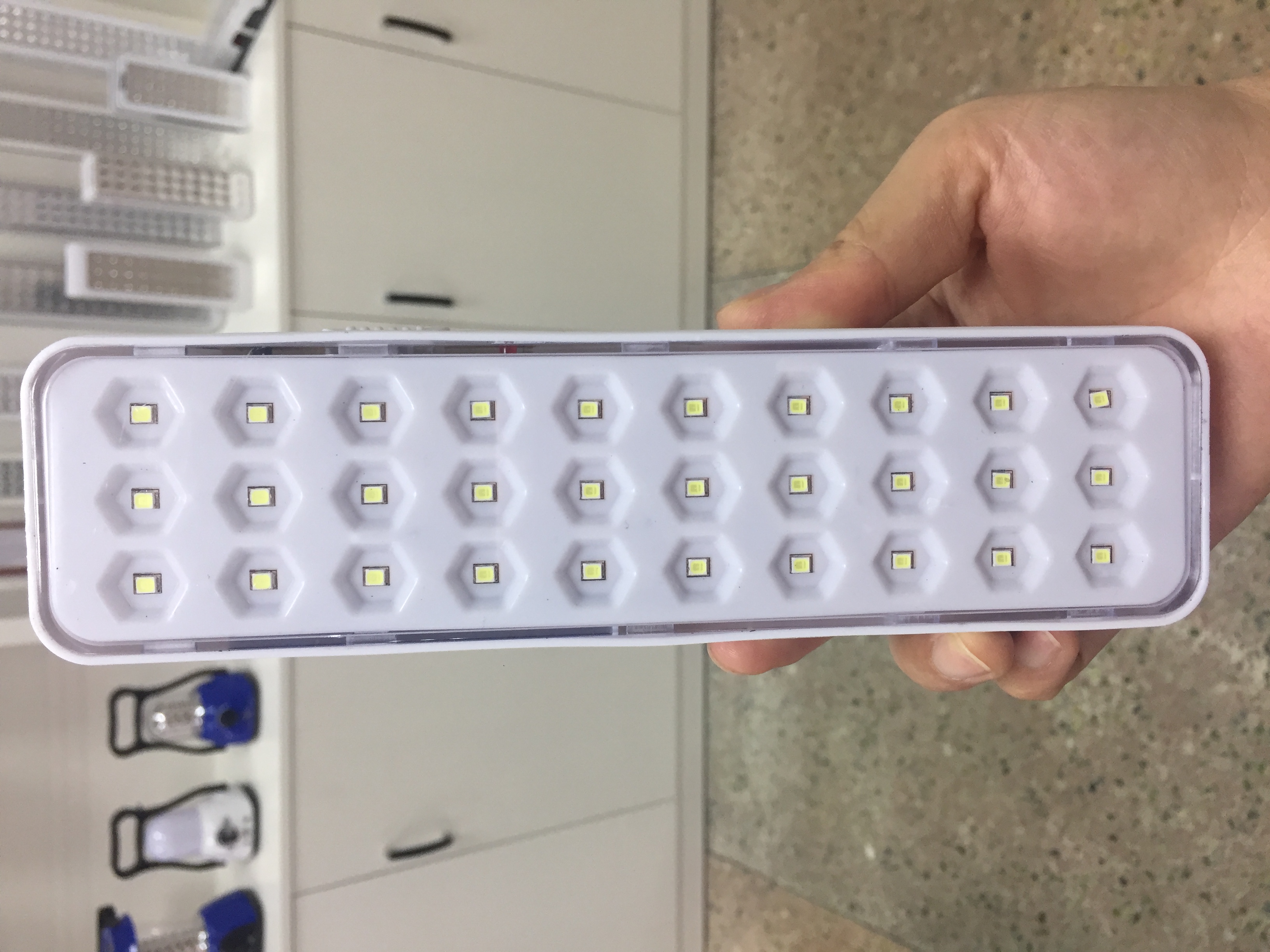 BRAZIL Cheap Lithium Battery 30 Led New ABS Rechargeable Led Emergency Lamp