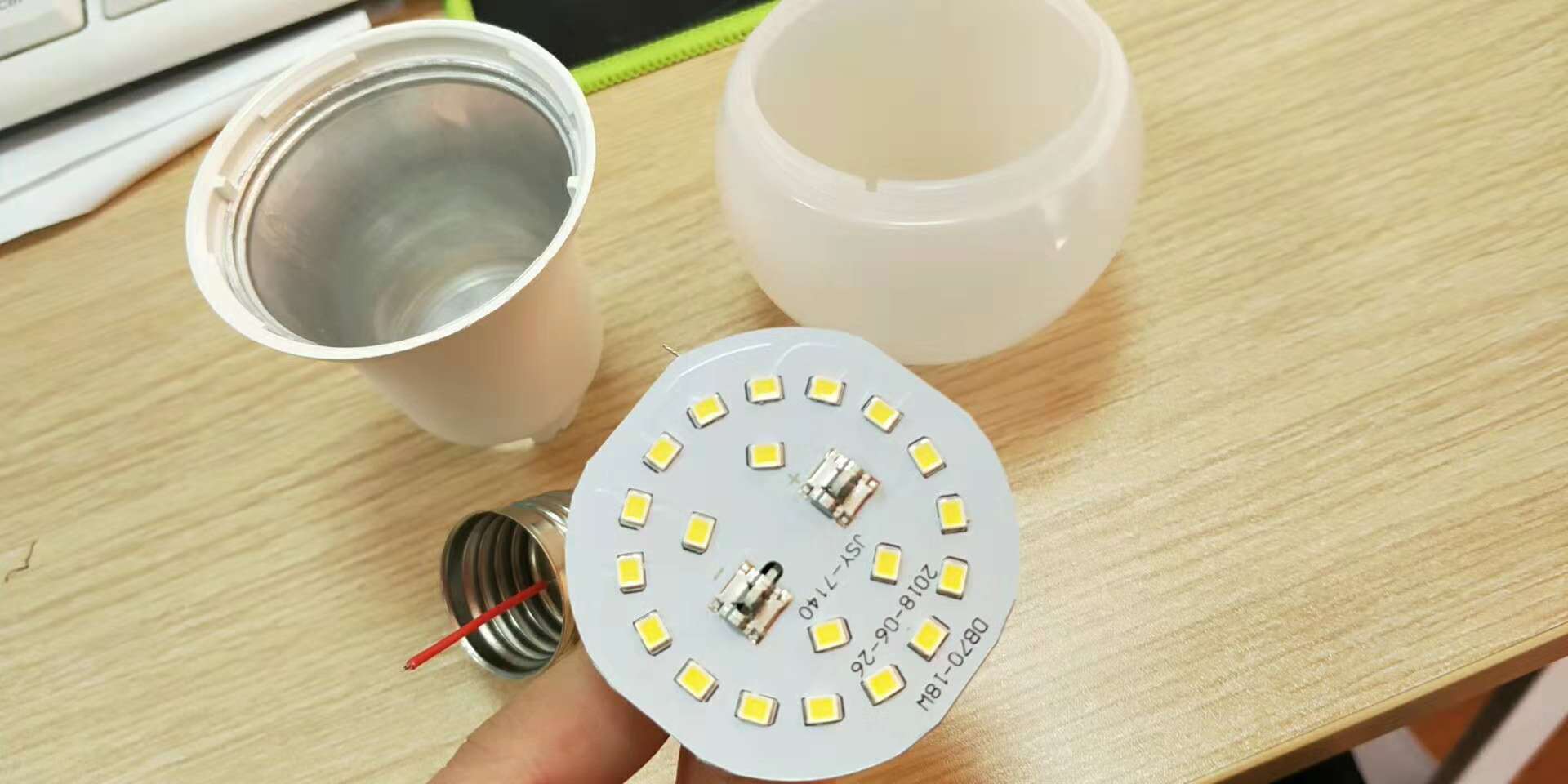 Manufacture LED bulb E27 B22 light led high lumens