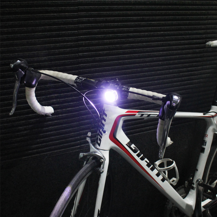 China Products ABS Material 300 Lumens Rechargeable Bicycle Light