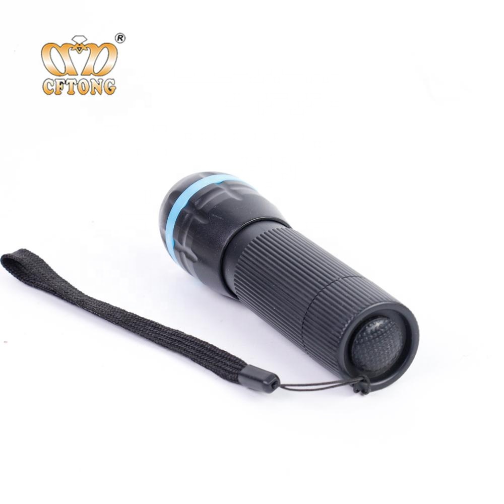 Classic Simplicity of Outdoor Travel 3w zoom flashlight