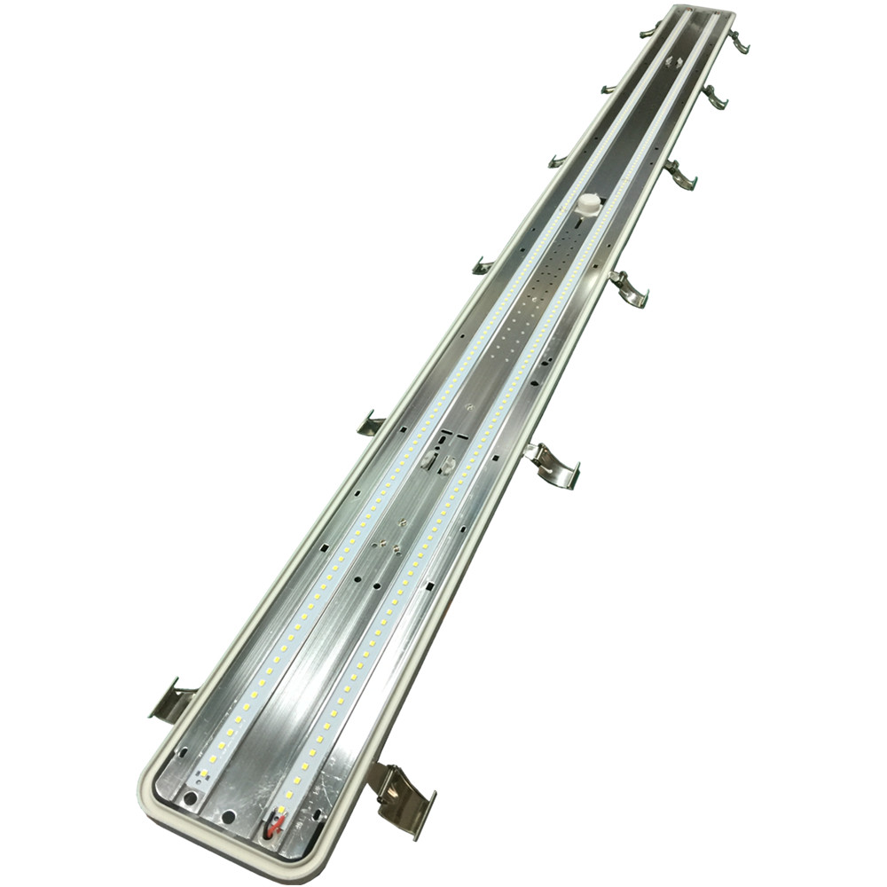 Battery Rcharged LED Parking Garage Batten Light 4ft 5ft IP65 Weatherproof LED Non Corrosive Fitting