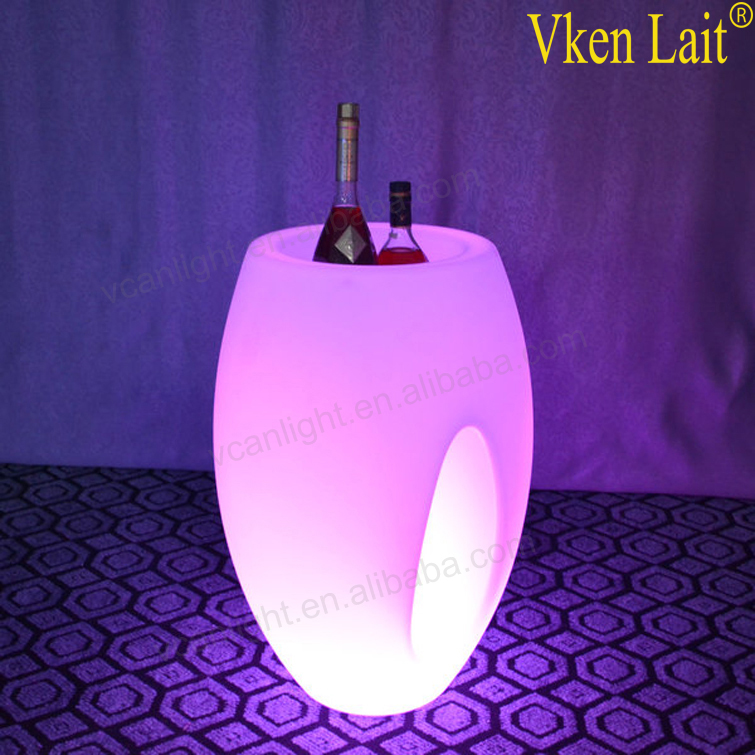 2016 New design plastic outdoor glowing unbreakable vase