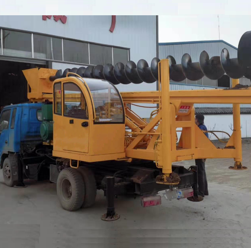 Truck mounted  hydraulic drill pile driver  machine with Drilling depth 20 to 100 meter Multi - function