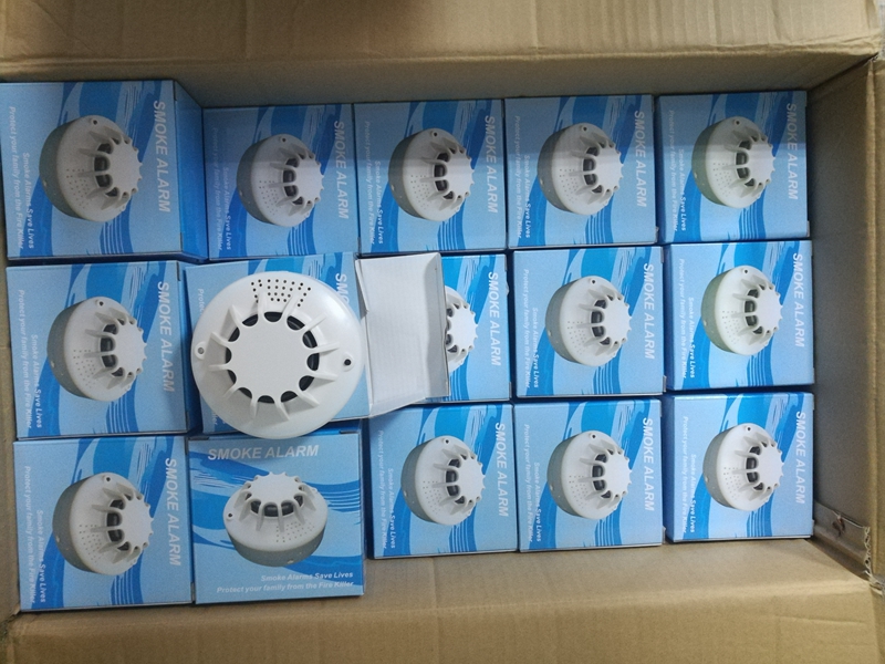 Safety supplies fire smoke alarm detector battery included with optical chamber fire smoke alarm detector