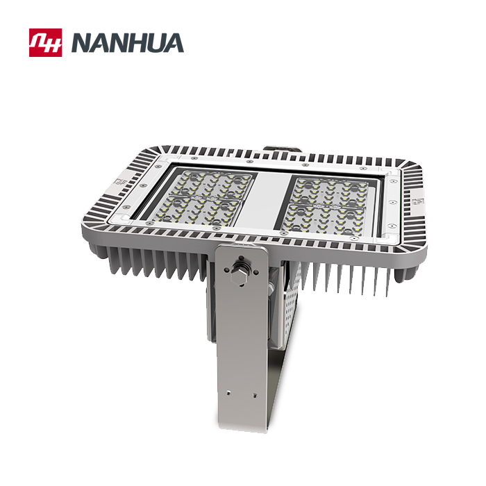 Heavy duty LED flood light