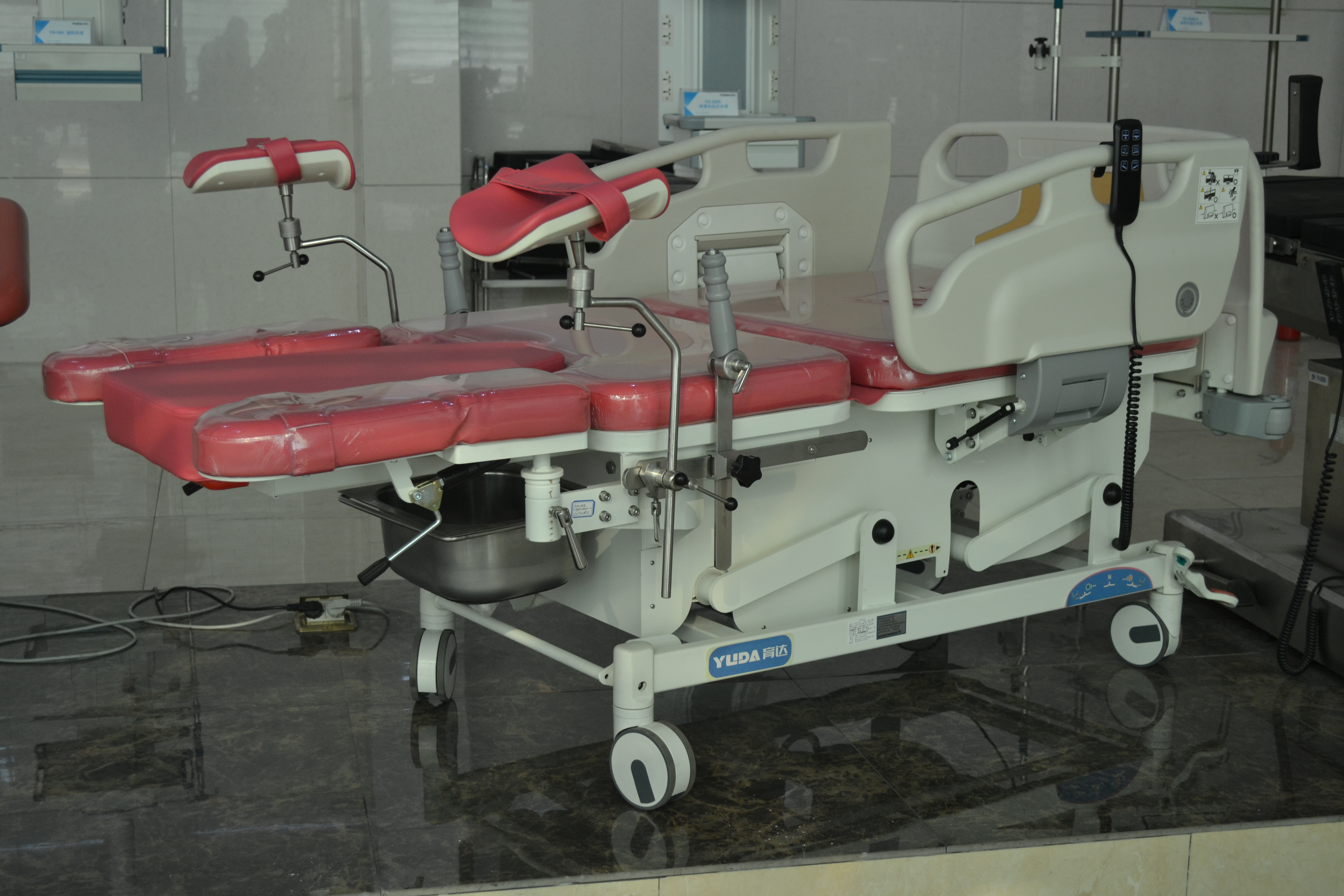 Electrical hospital birthing gynecology obstetric bed table