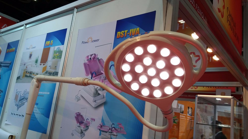 Ceiling mounted vet clinic LED shadowless examination light