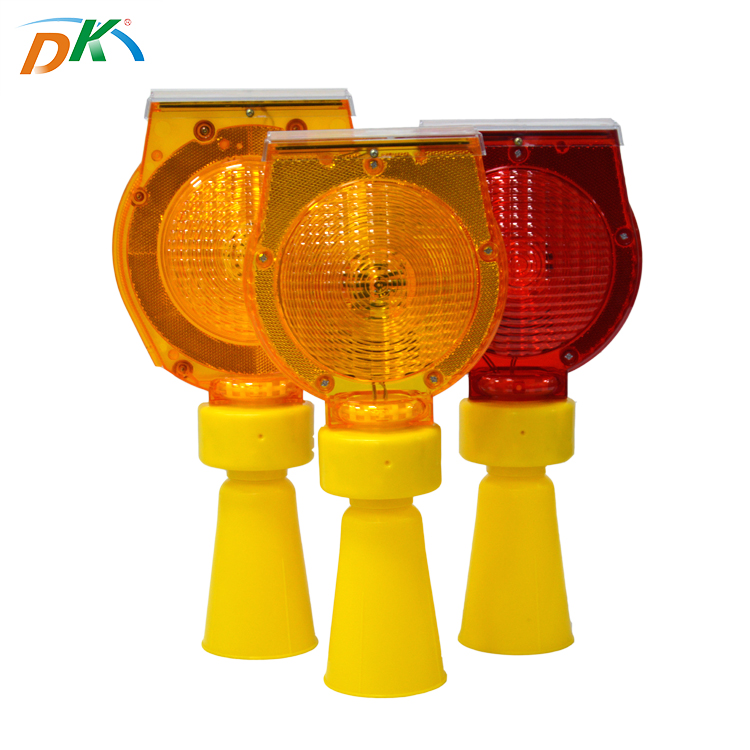 DK LED Munafactory Yellow Flashing Solar Warning Light For Road Construction Safety