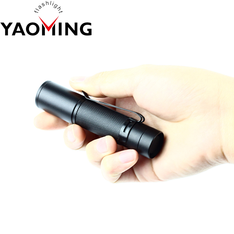 Aluminum AA Battery Torch Zoomable 3W XPE Pen Light with clip