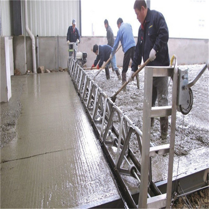 Floor leveling machine concrete vibratory truss screed