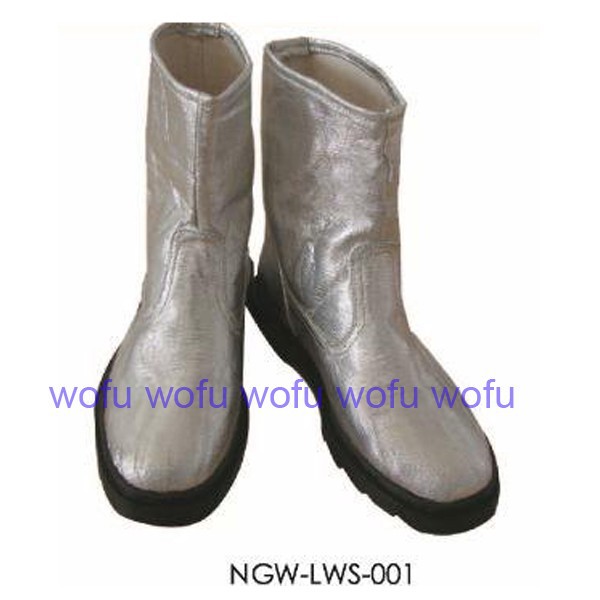 Aluminum foil fire resistant boots