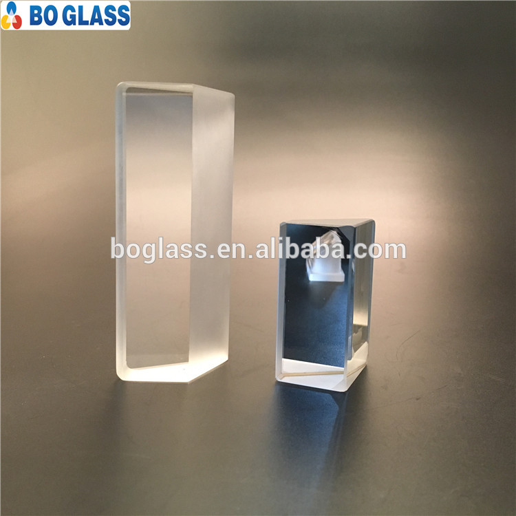 High Tramsmittance Pressed and Polished Borosilicate Glass Prism For Airport Field