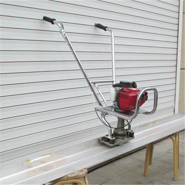 Concrete Vibrating Screed Used for Road Construction