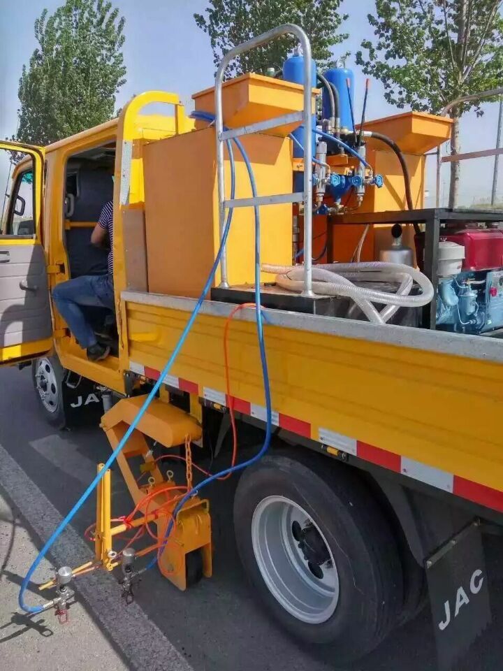 China Vehicle Truck Mounted Cold Spray Road Marking Machine factory price for sales