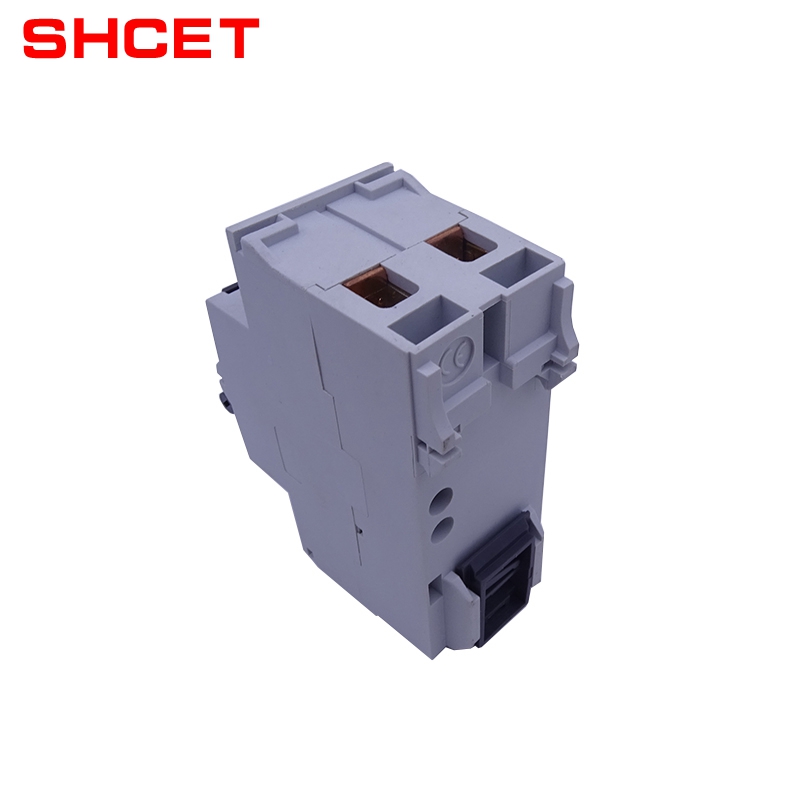 Factory Price 3 Pole Socket Outlet Auto Recovery RCCB Circuit Breaker