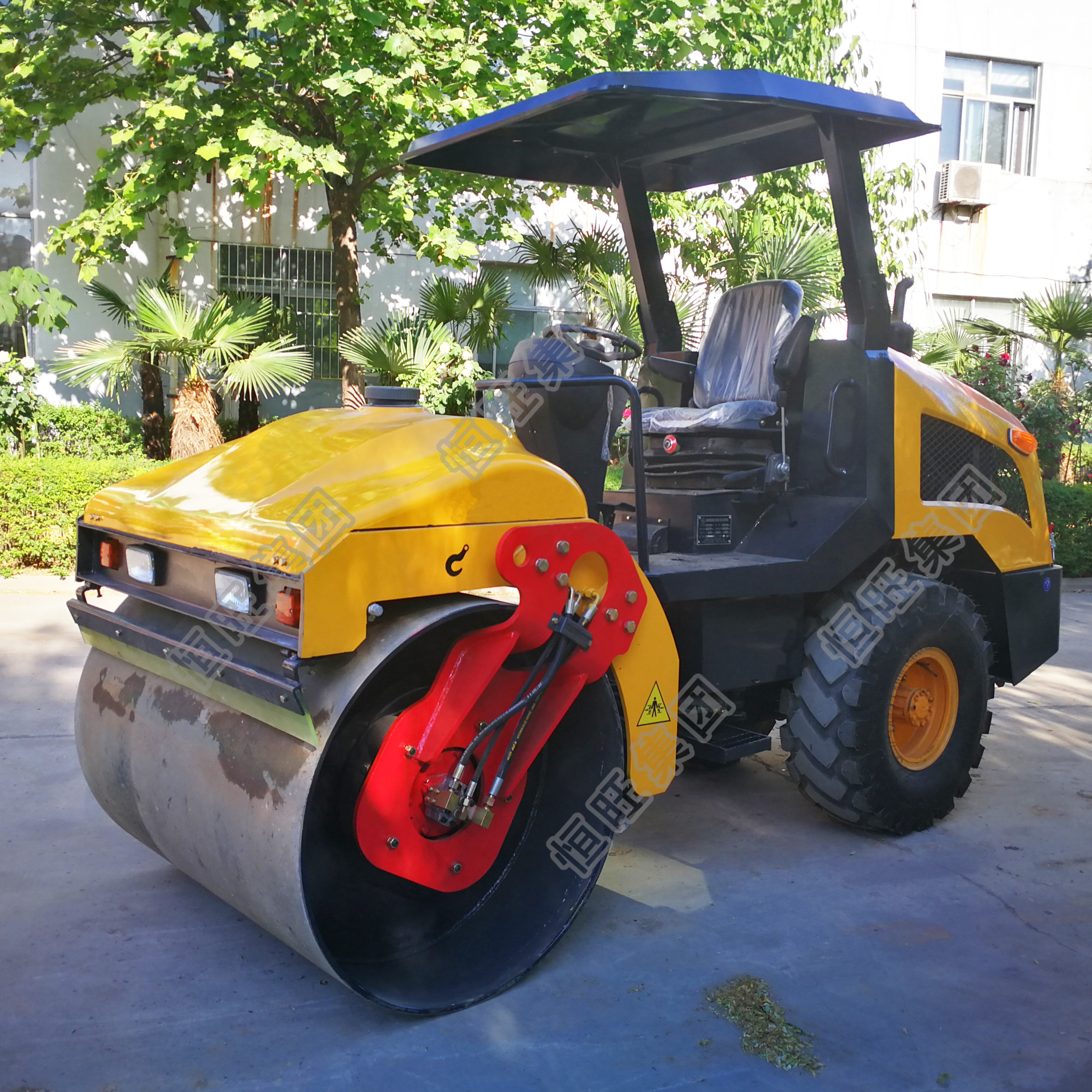 Full Hydraulic Double Drum Vibratory Road Roller Machine / New Road Roller Price