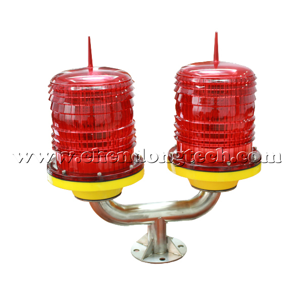 Twin airport obstruction lights for telecom tower, Dual airfield lightings