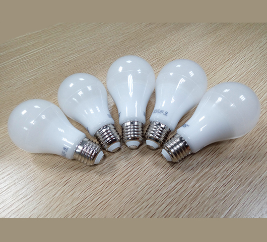 Cheapest price Aluminum plastic led bulbs 90lm/w