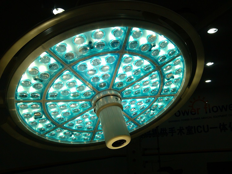 Ceiling mounted model surgical led shadowless lamp