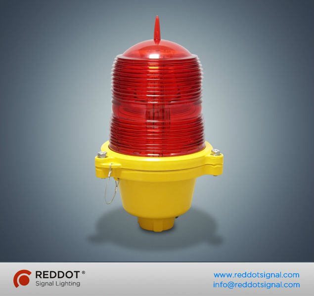 Low intensity steady/flashing red Aircraft warning lamp for communication towers