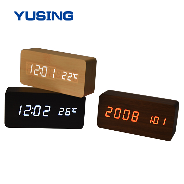 New Desktop Table Clock Battery Powered Wooden LED Desktop Digital Clock