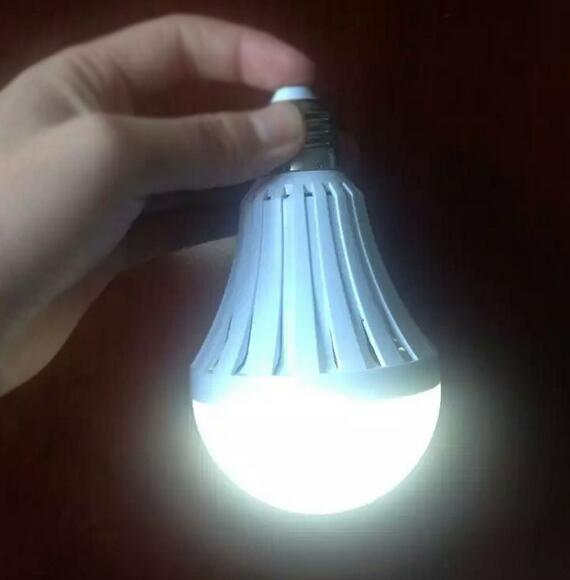 Rechargeable lamp Lithium battery LED emergency bulb 5w 7w 9w 12w E27 intelligent rechargeable bulb