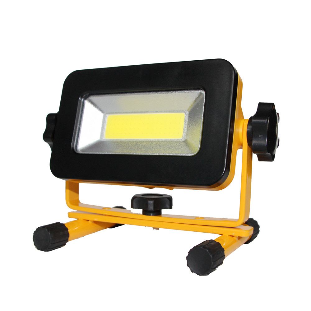 Portable IP65 waterproof battery backup 6.5W rechargeable led flood lights  with 3*AA Battery