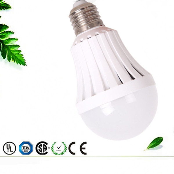 Smart emergency lamp e27 / b22 remote control rechargeable led bulb emergency light AC / DC with battery back-up