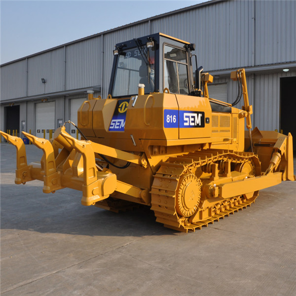 SEM 816 bulldozer with SU Blade