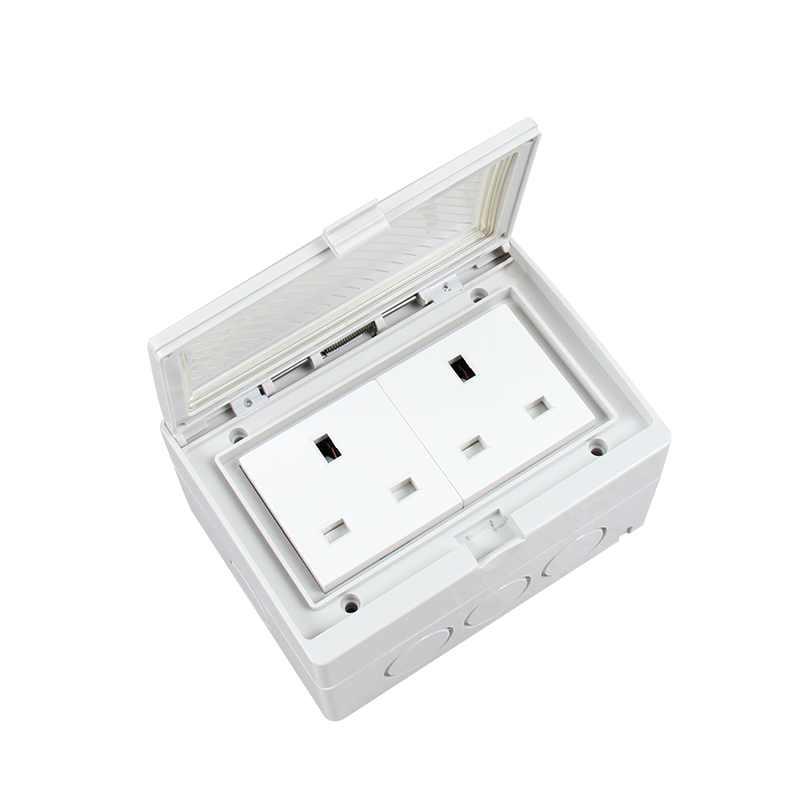 SAIPWELL Hot Sale New Design 250V/13A Electrical 2 Way UK Waterproof Socket