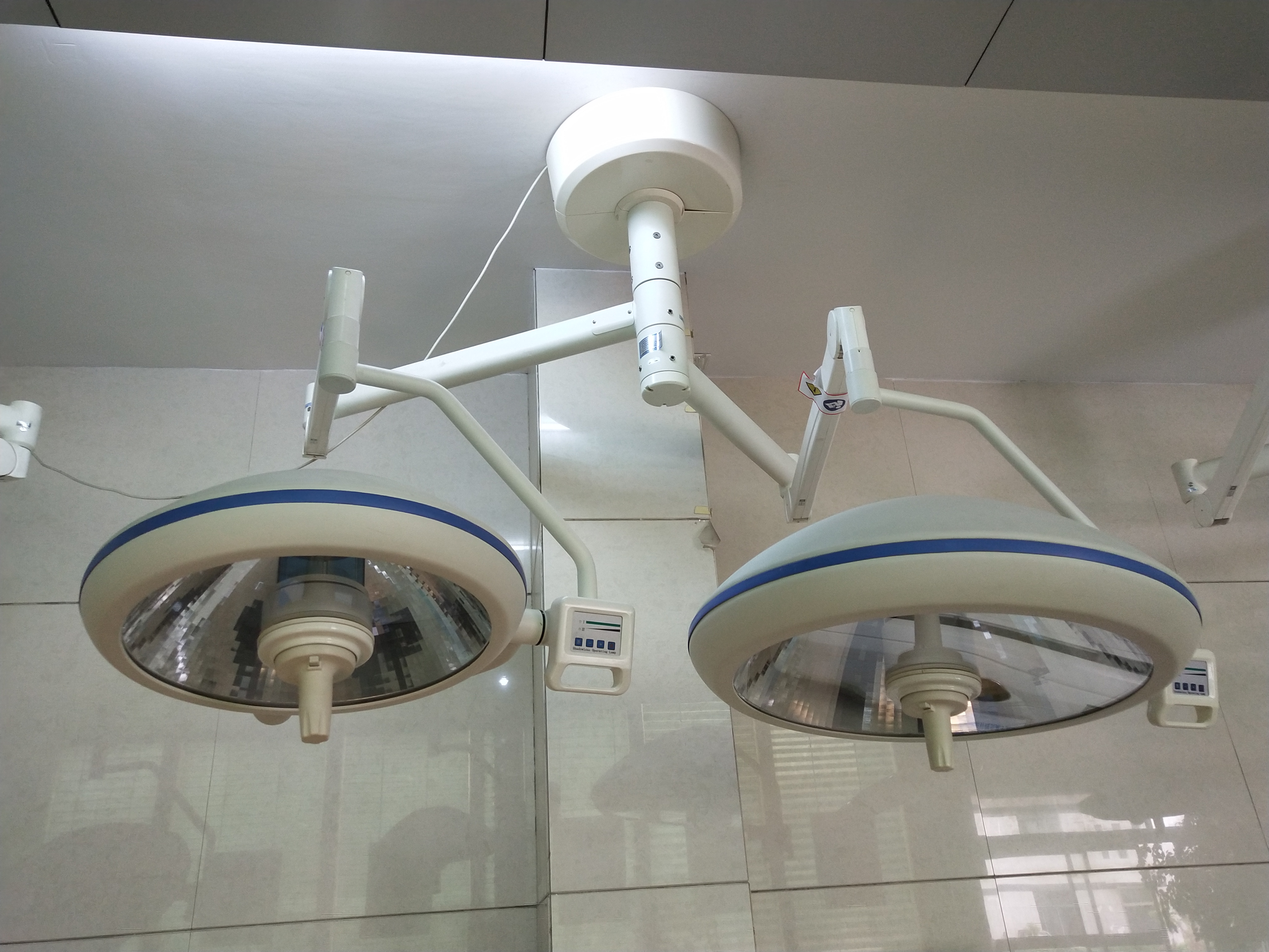 Hospital dual head ceiling mount floor halogen surgical operating room lamp