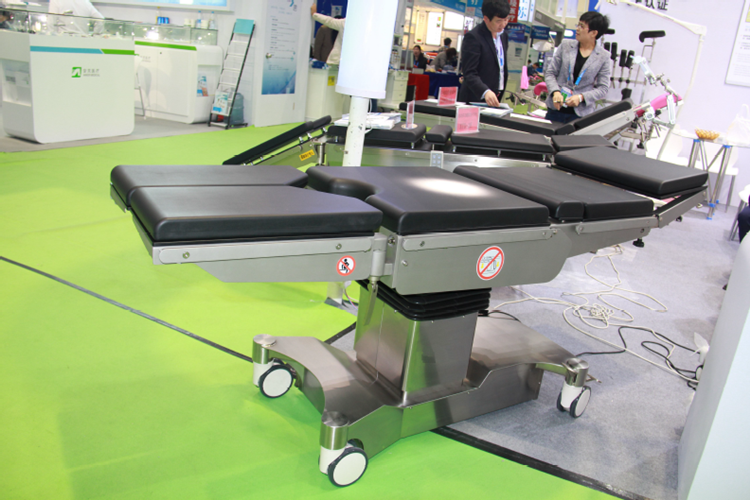 Multifunction electrical surgical operating table in hospital medical operation table