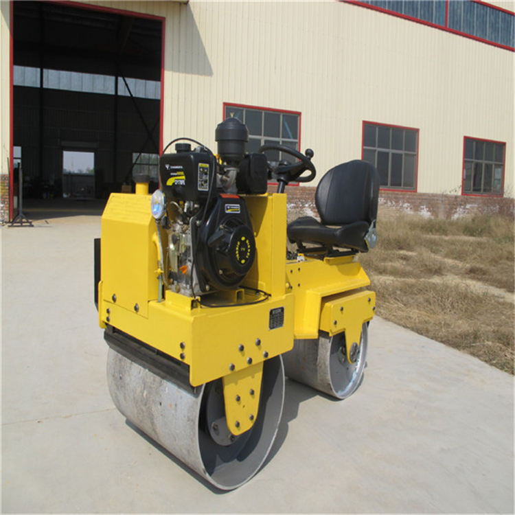 1500 kg ride on diesel engine compactor road roller
