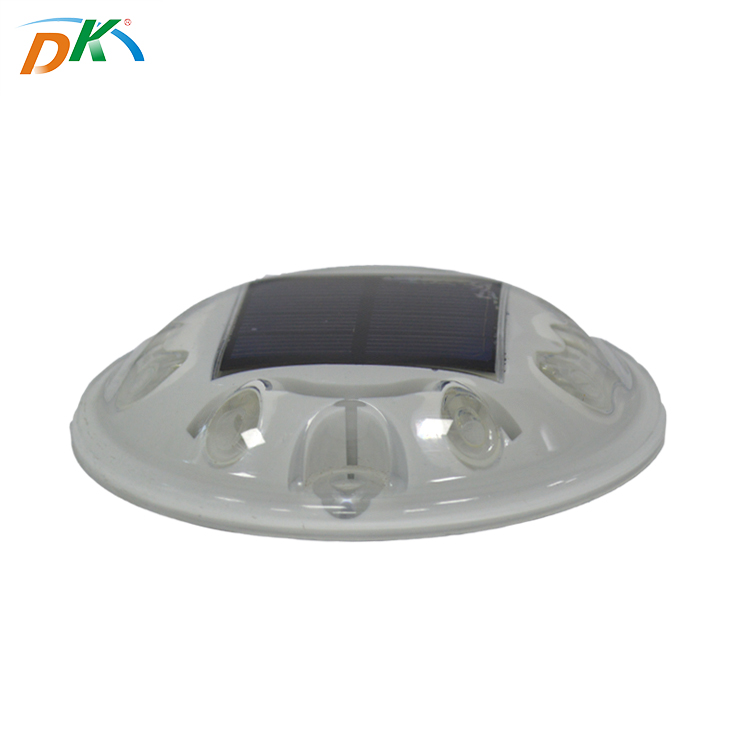 Waterproof solar plastic solar road barrier stud,road traffic light reflector