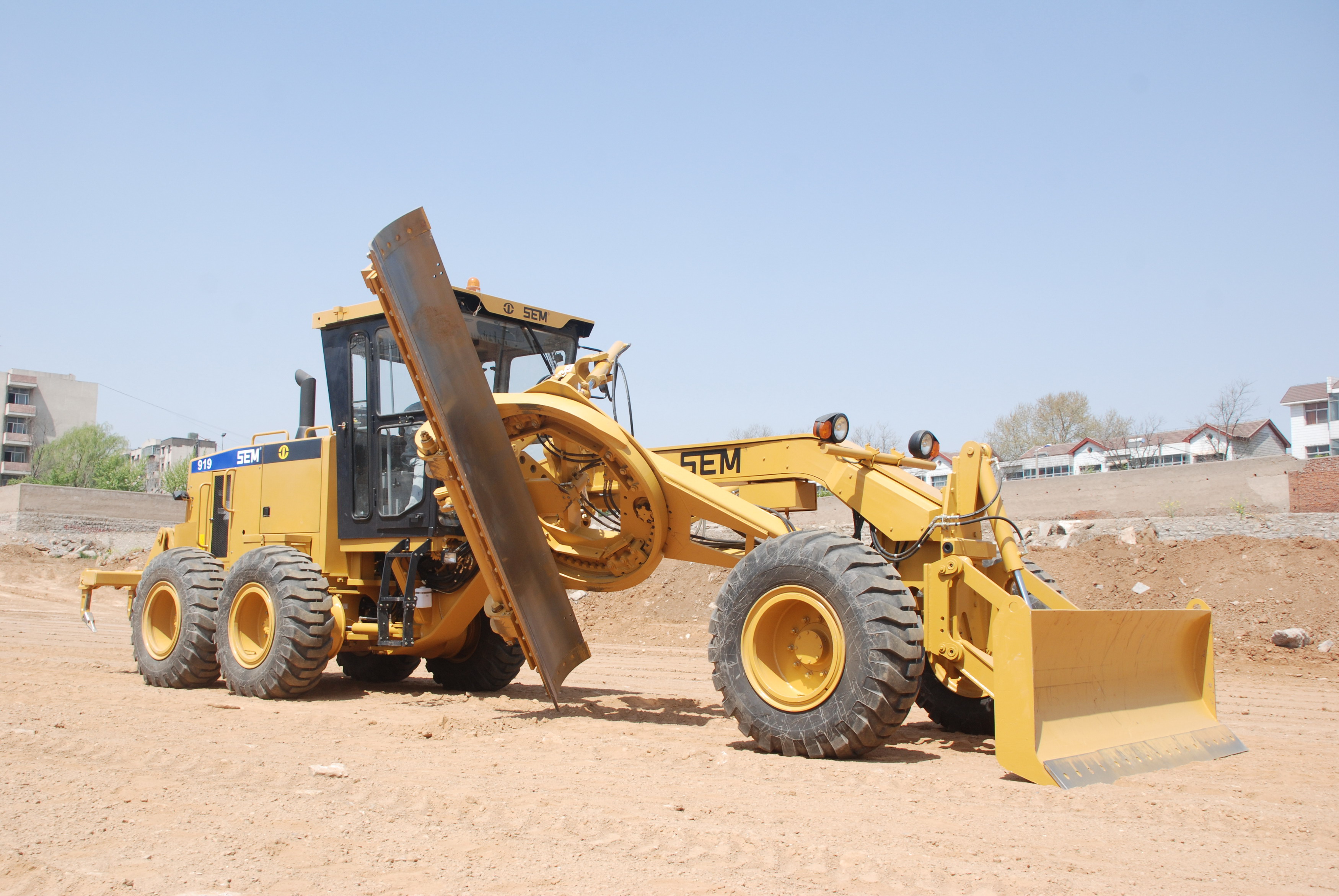 SEM919 motor grader tires used motor grader parts