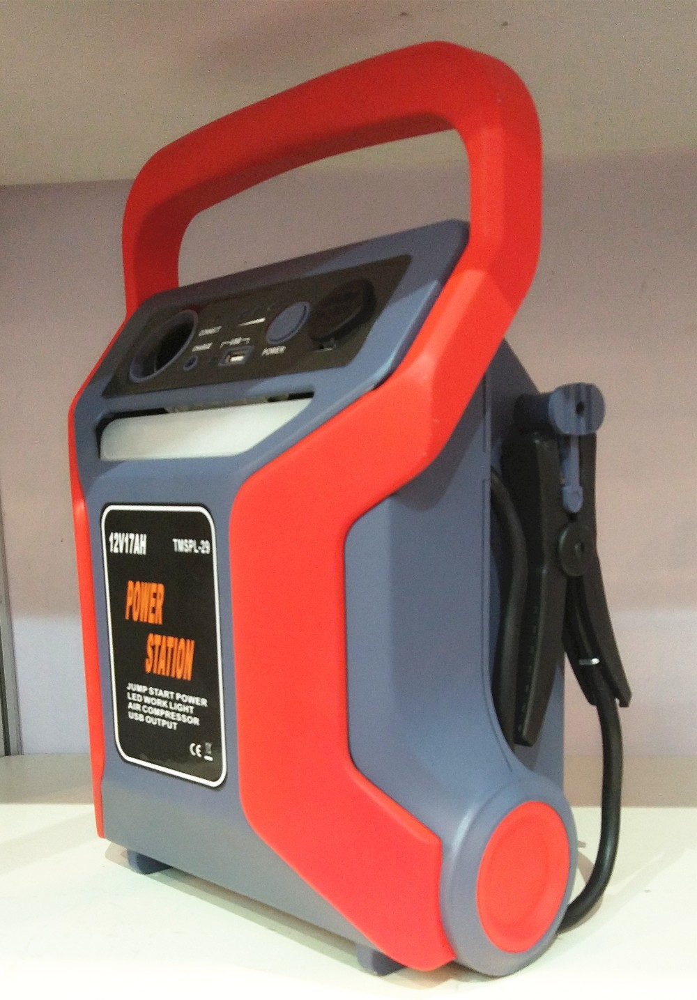 Newest Hot sale 12v car jump start power supply with air compressor