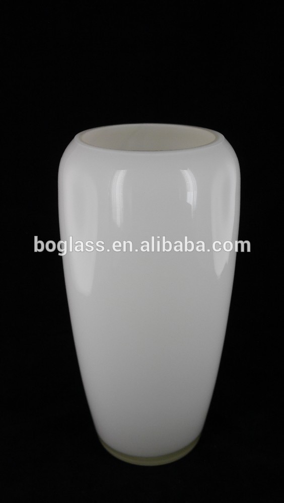 Wholesale elegant white cylinder glass vase for home decoration