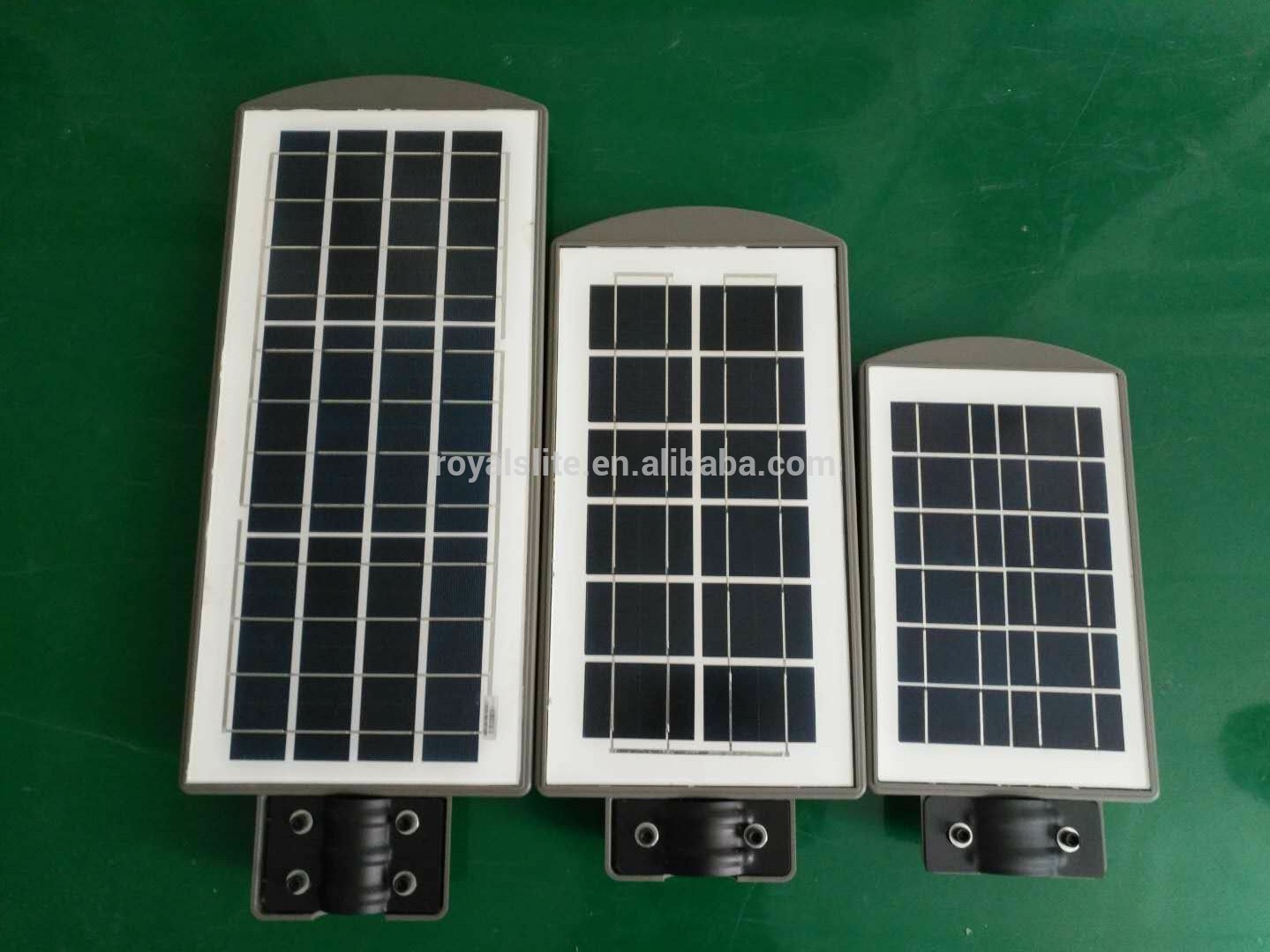 China factory supplier complete new 32650 battery 3 years lifetime LED Solar Street Light