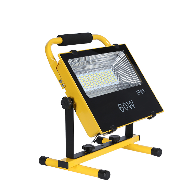 2019 factory price 30W IP44 portable LED flood light with rechargeable 18650 lithium battery fishing lighting