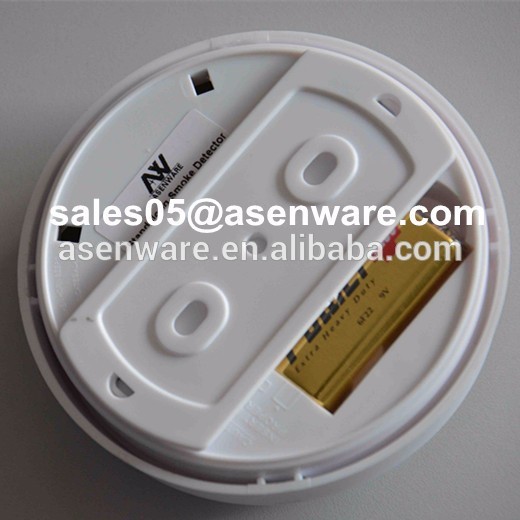 Free-standing smoke detector