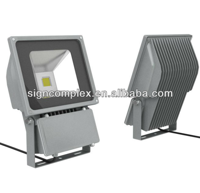 die cast aluminum 240 volt led flood light 30w