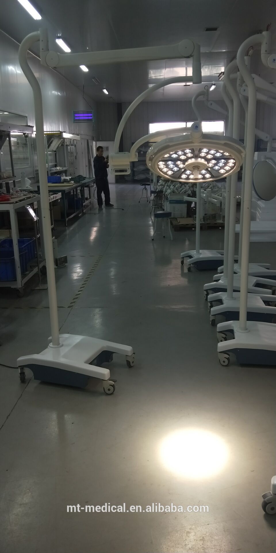 Movable icu surgical lights led stand operation theatre lamp