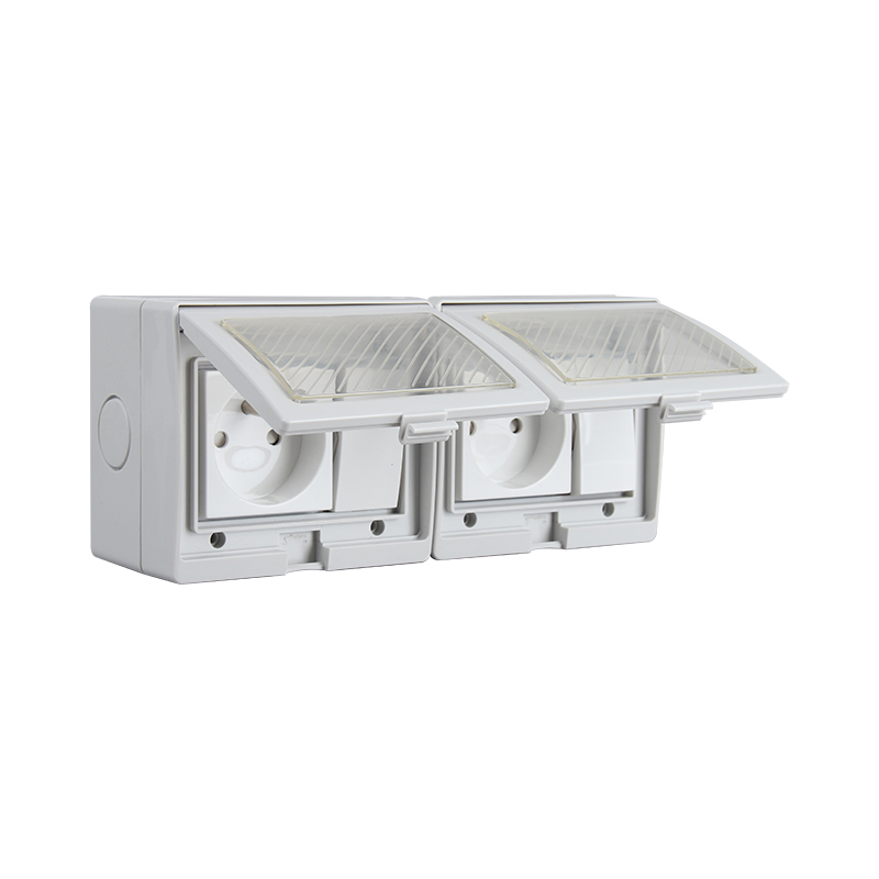 IP55 Switch Socket with Waterproof Cover