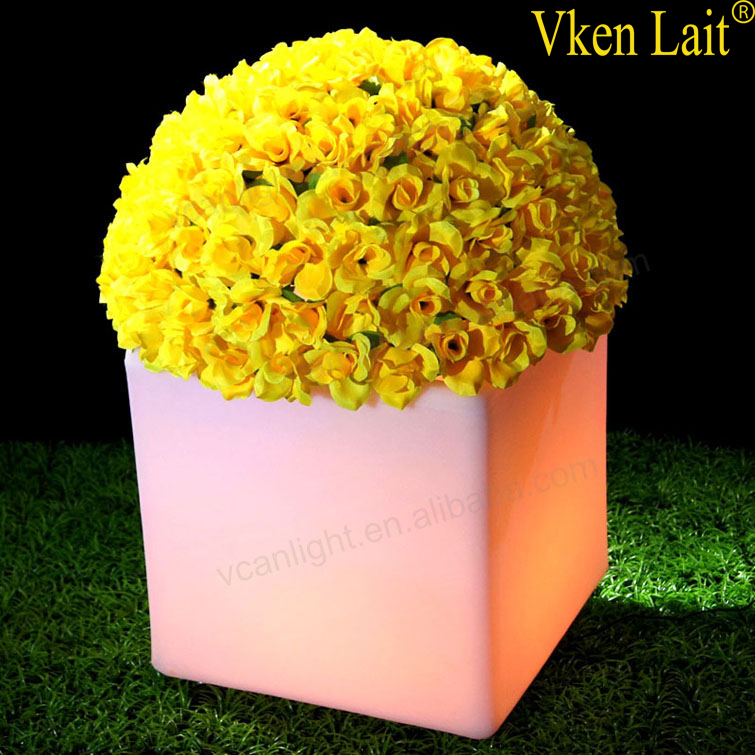 magic light up glowing illuminated open cube for garden decoration